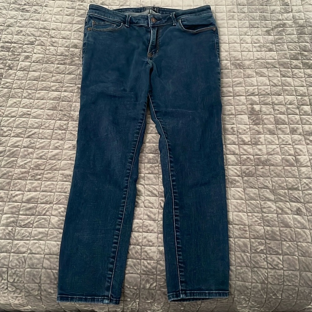 Abercrombie and Fitch Harper Low Rise skinny Ankle jeans. Great condition